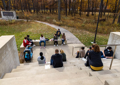 Outdoor classroom at Oakton's Des Plaines campus.
